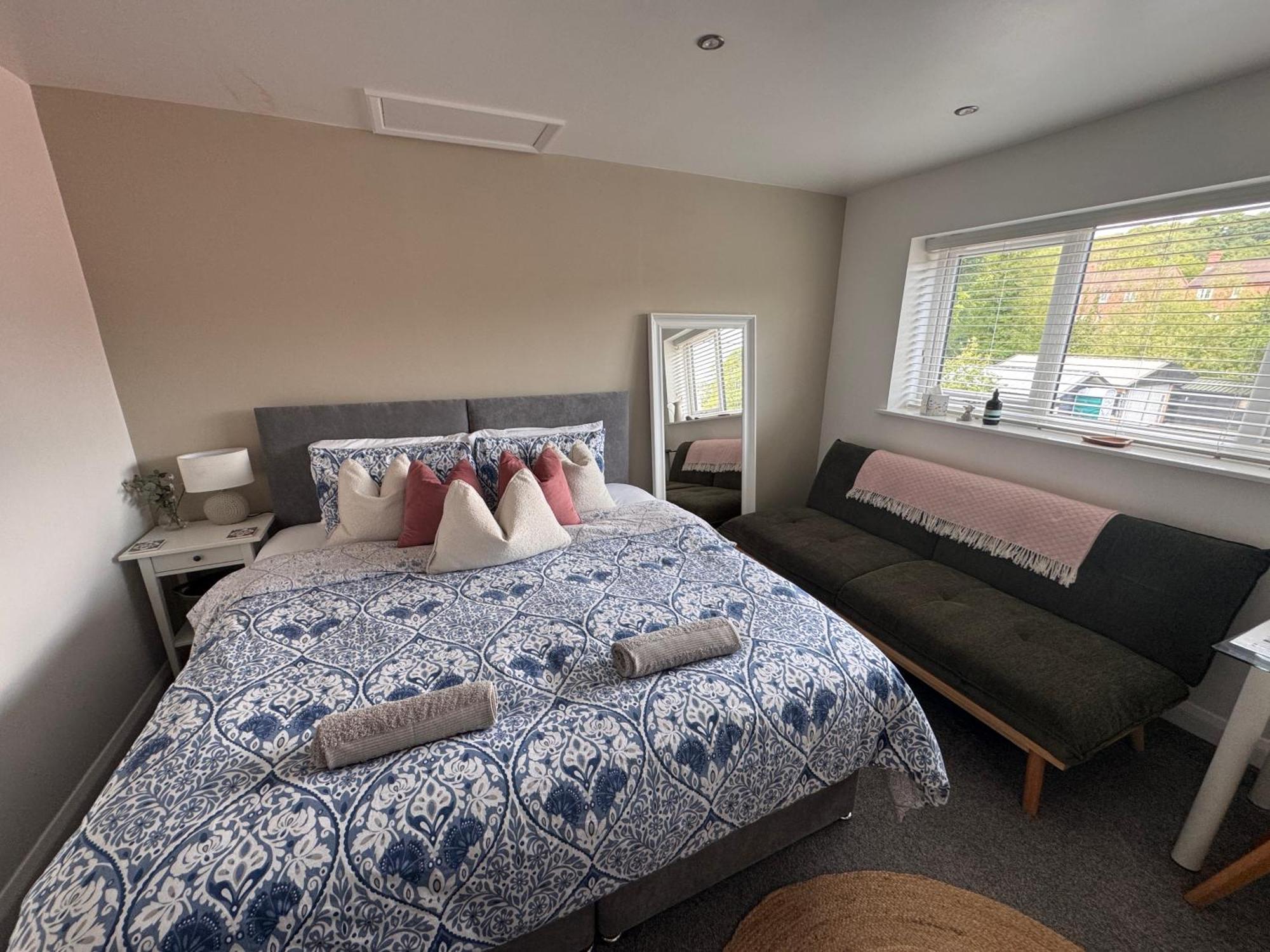 Abbey'S Inn Cheadle  Bagian luar foto